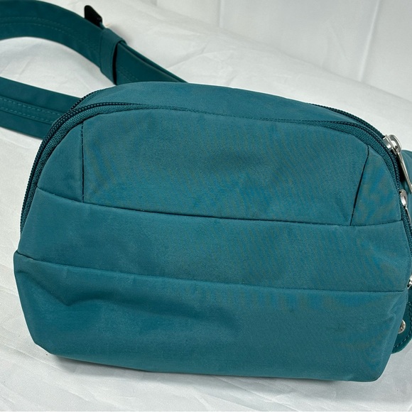 Magellans dark teal Fanny pack for outdoors or casual use - Picture 9 of 12